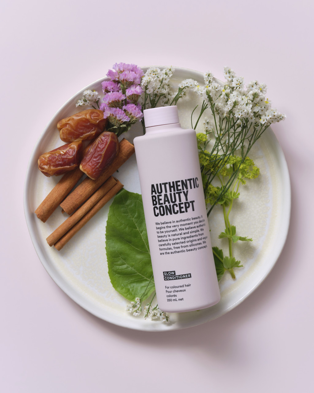Authentic Beauty Concept Glow hajsampon 300 ml
