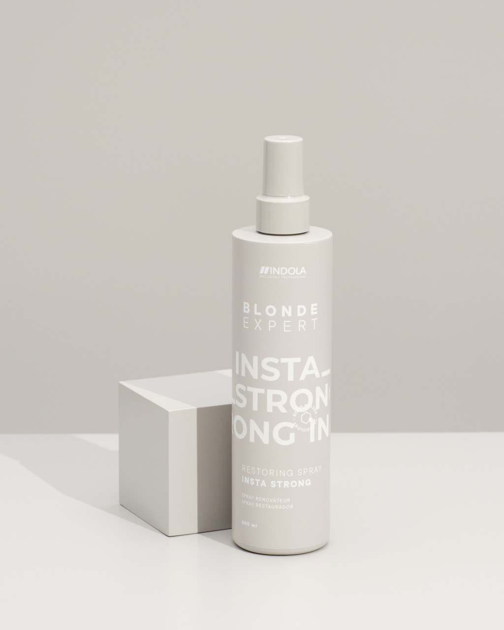 Indola Blonde Expert InstaStrong Restoring Spray 300 ml